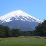 富士山に向かってティーショット出来る富士レイクサイドカントリー倶楽部のインコース10番ホール